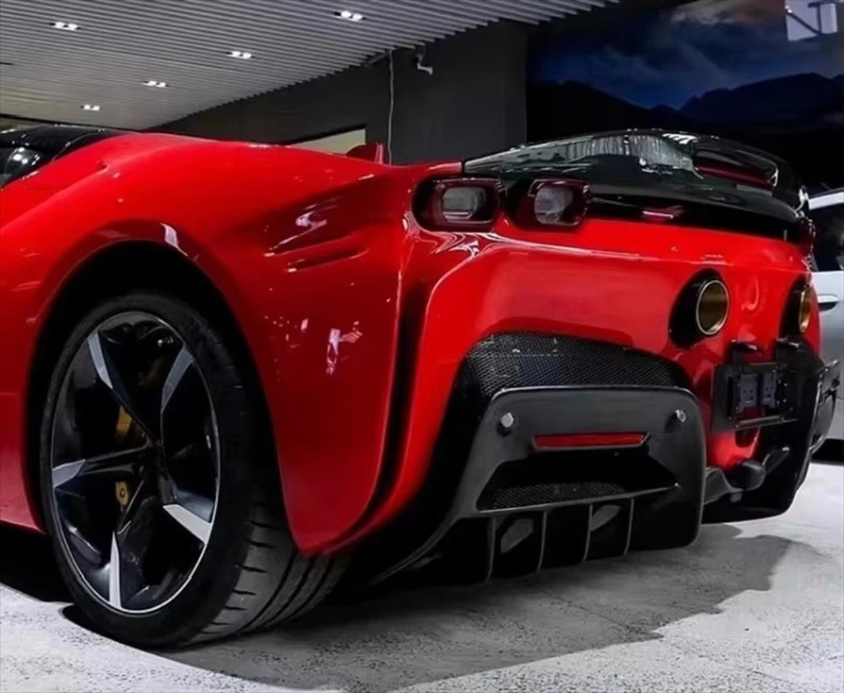 High Quality Fast Delivery Whole Sale Price Dry Carbon Fiber OEM Rear Diffuser Body Kits for  SF90